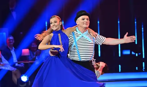 Agnieszka Kaczorowska tańczy z tatą Filipa Gurłacza!