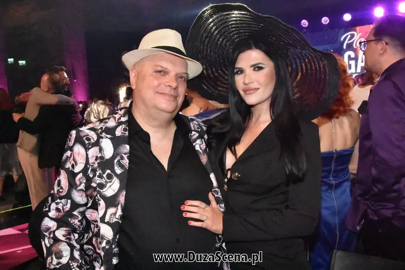Krzysztof Skiba z żoną, Karoliną