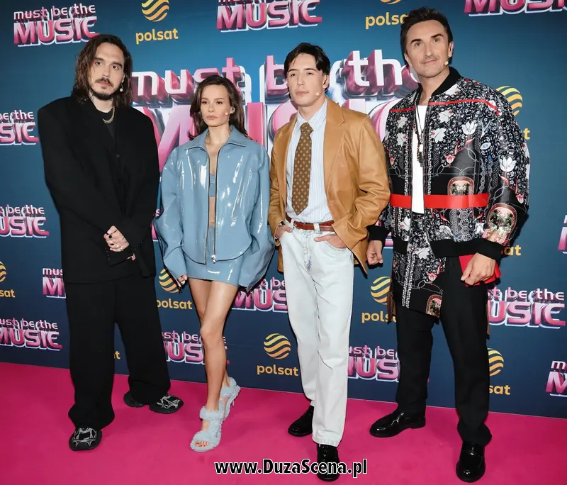 Sebastian Karpiel Bułecka w Must be the music