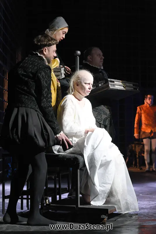 Agata Kulesza w roli Marii Stuart