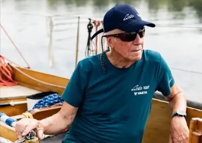 87-letni podróżnik Krzysztof Baranowski na oceanie