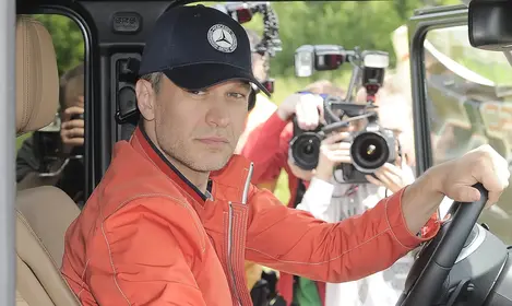 Michał Żebrowski był ministrantem, teraz krytykuje Kościół