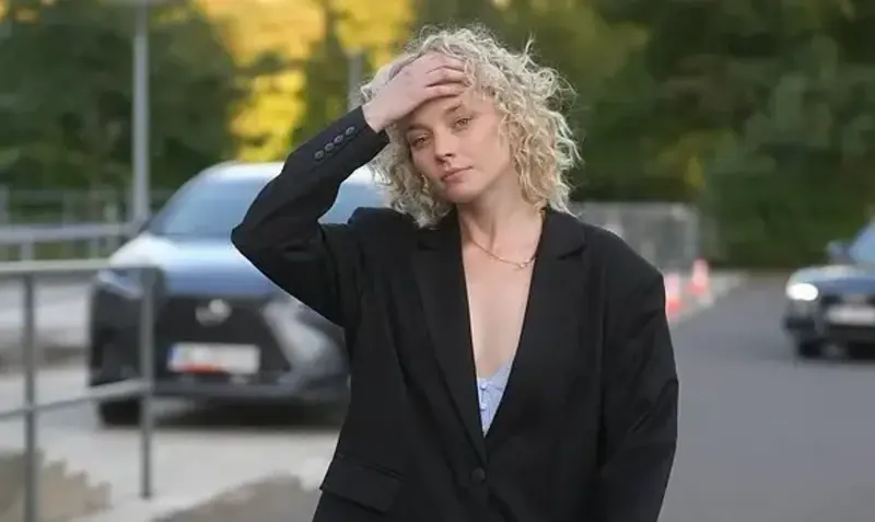 Kamila Urzędowska podbija kina i mierzy się z krytyką