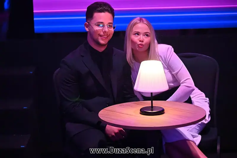 Allan Krupa z partnerką